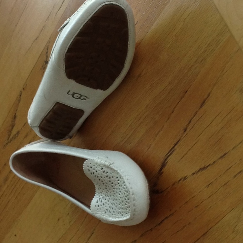 Cozy ugg moccassions